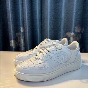 CHANEL White Leather Sneakers